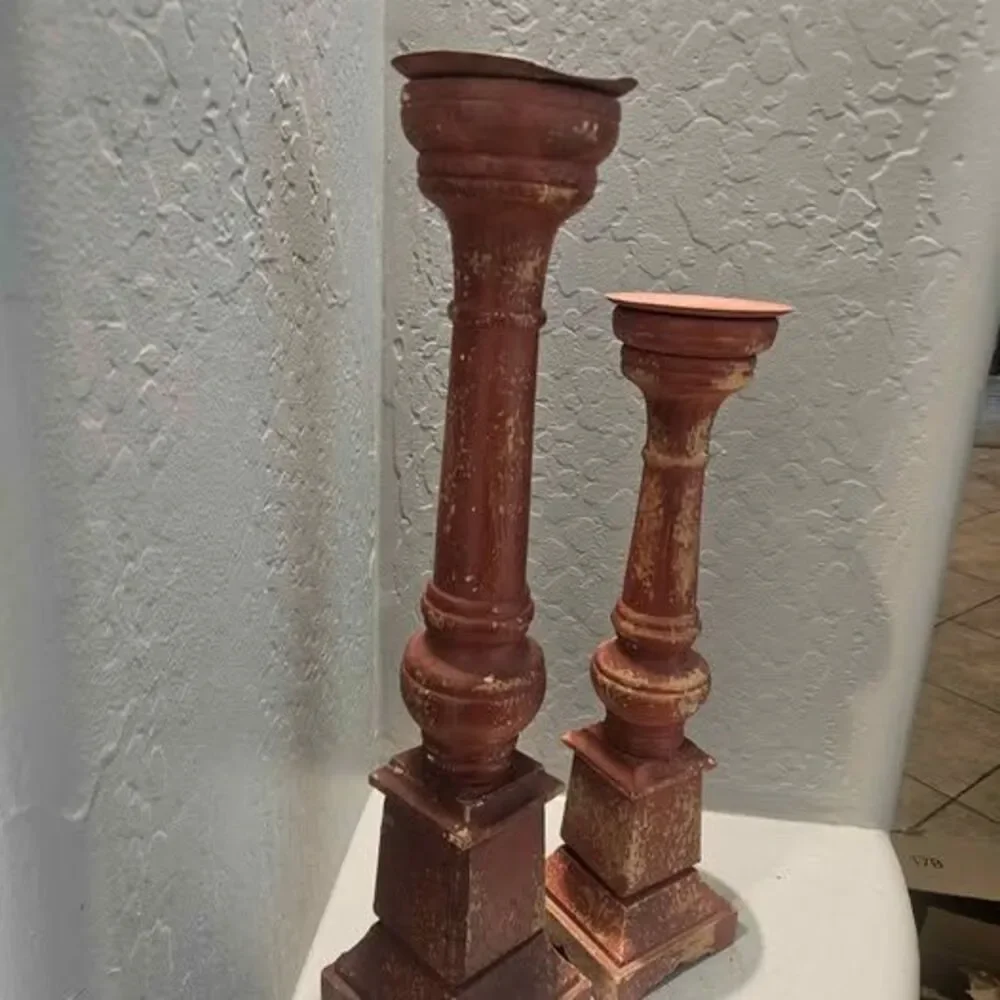 Set of 2 Distressed Rustic Red Wooden Pillar Candle Holders